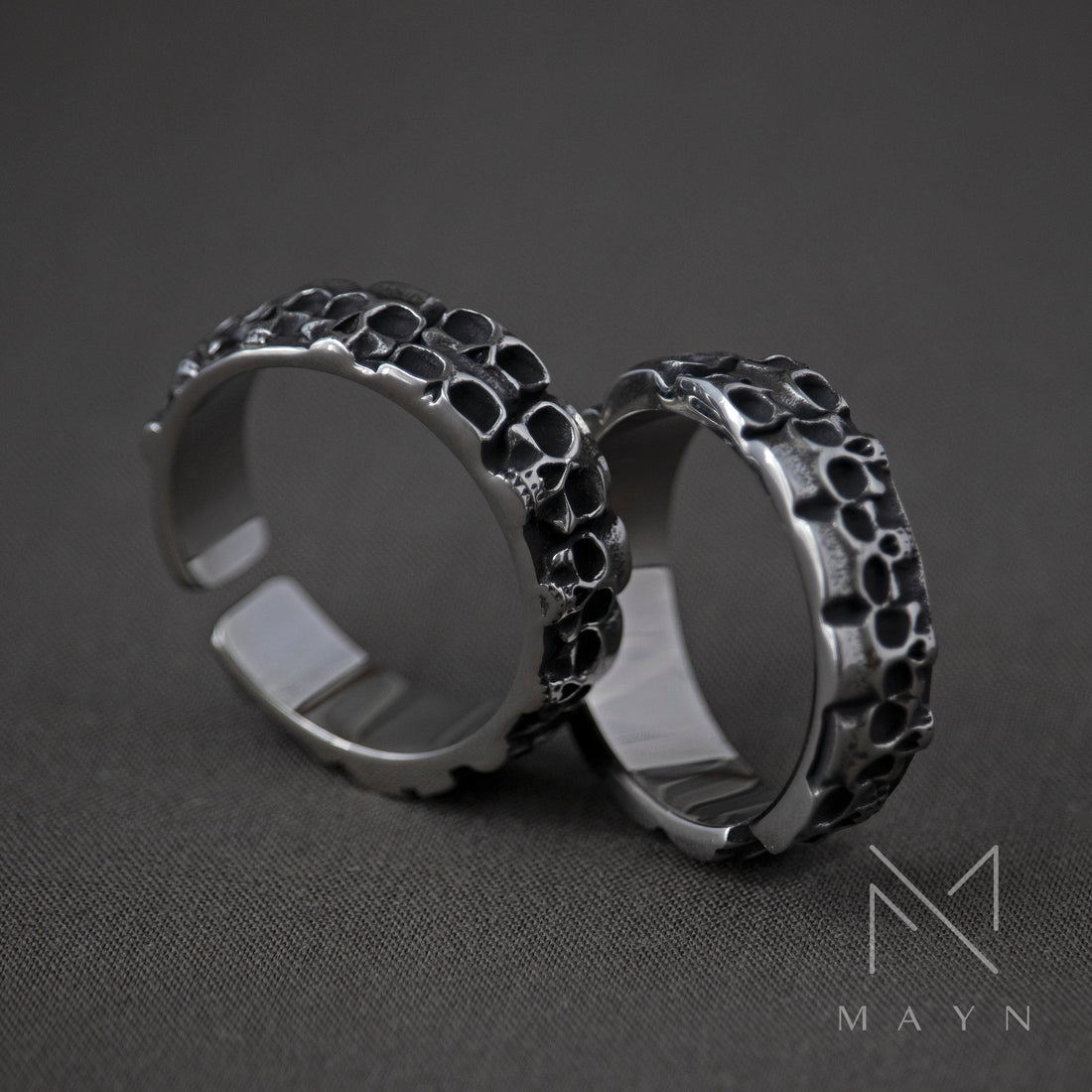 Gothic Ring - Skulls