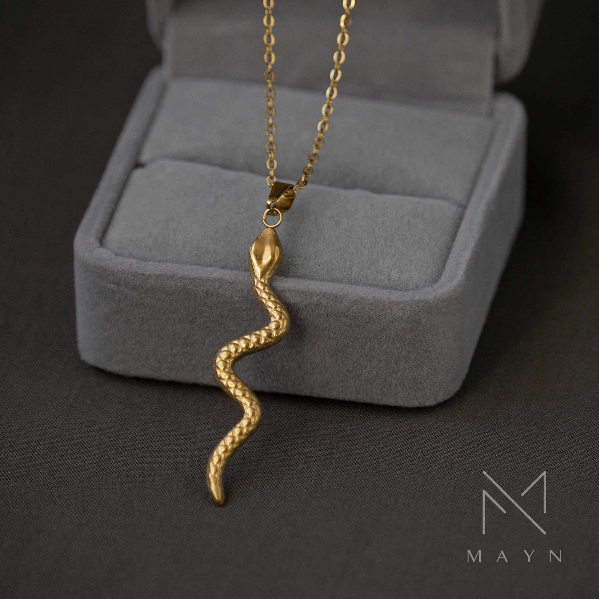 Stylish Necklace - Serpent