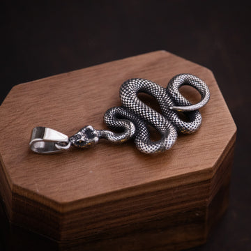 Gothic Necklace - Snake